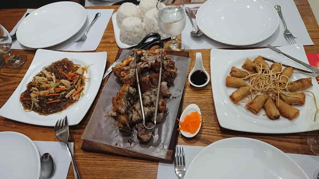 picture of kuya j restaurant - sm cubao, restaurant in araneta cubao