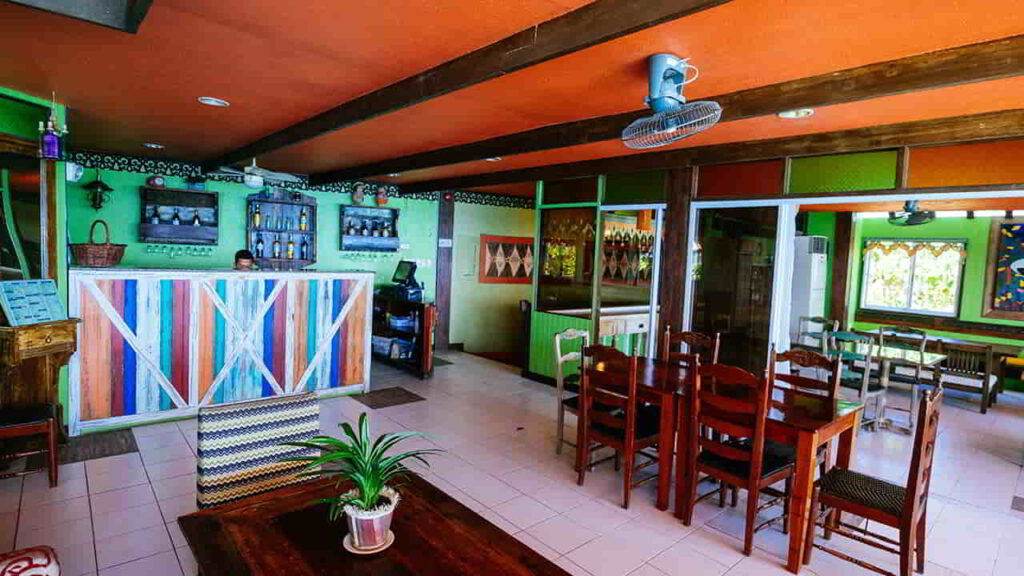 picture of the buzzz cafe, restaurant in alona beach