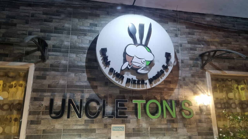 picture of uncle ton's, restaurant in albay