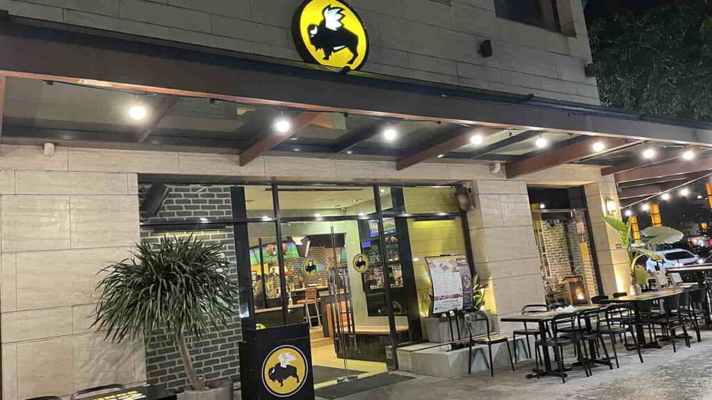 picture of buffalo wild wings, restaurant in estancia mall