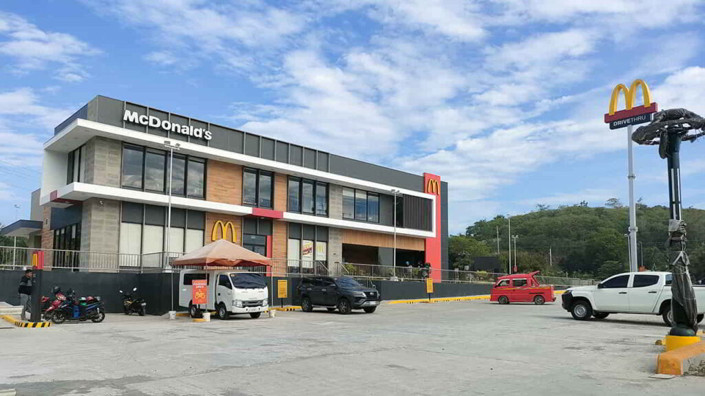 picture of mcdonald's digos highway, restaurant in digos city