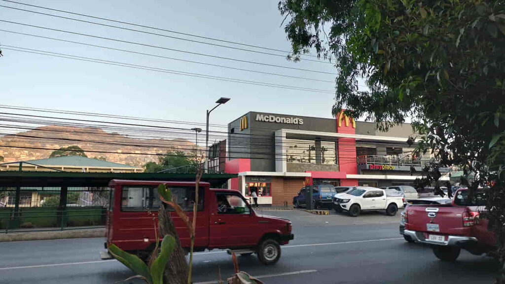 picture of mcdonald's la trinidad, restaurant in la trinidad