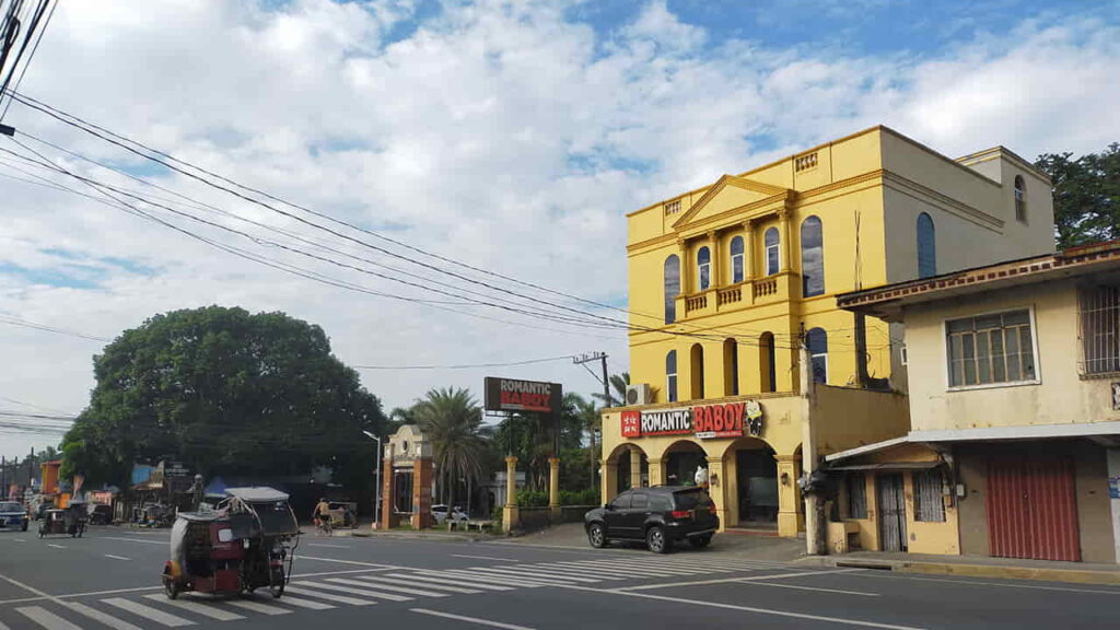 picture of romantic baboy lucena city, restaurant in lucena