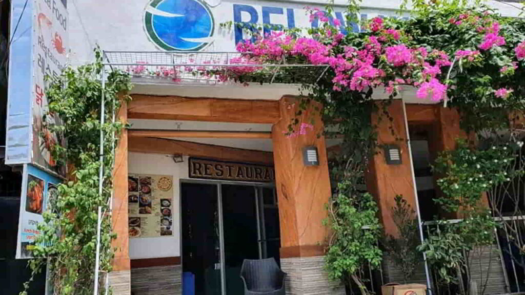 picture of below water restaurant, restaurant in puerto galera