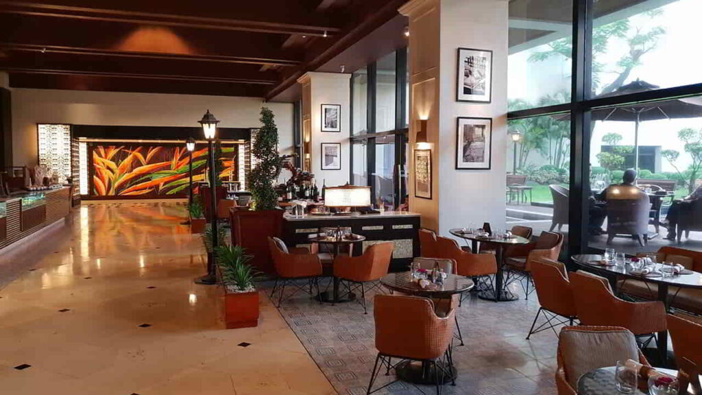 picture of hidden room, spiral, restaurant in sofitel manila