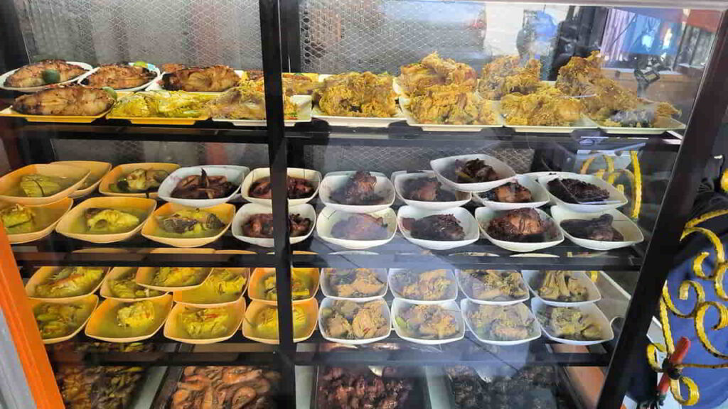 picture of june-nairah halal food restaurant, restaurant in quiapo