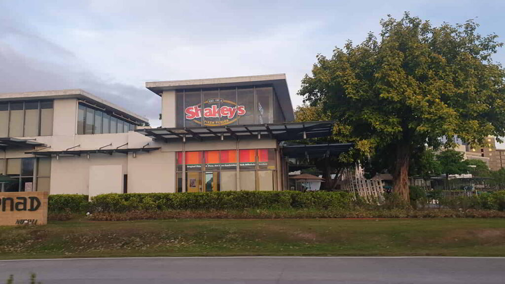 picture of shakey's pizza parlor - paseo outlets 5, restaurant in paseo de sta rosa