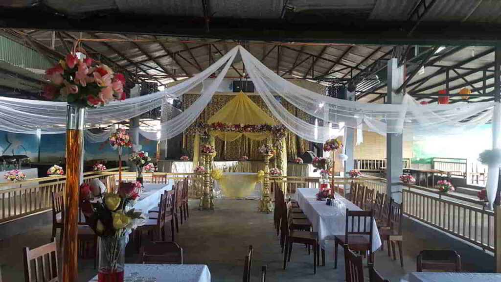 picture of hapag luntian restobar, seafood restaurant in bataan