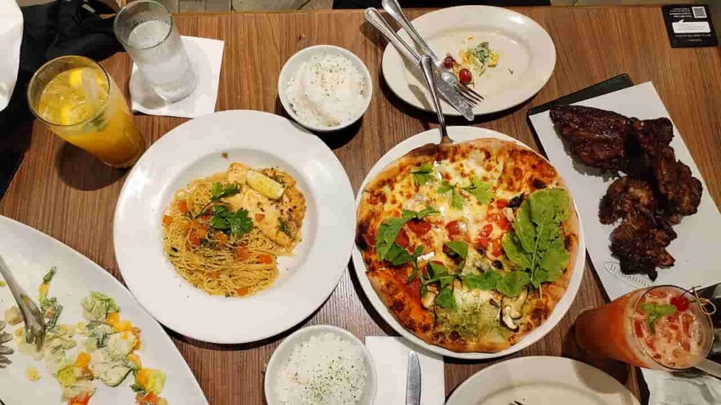 picture of italianni's, restaurant in taguig city