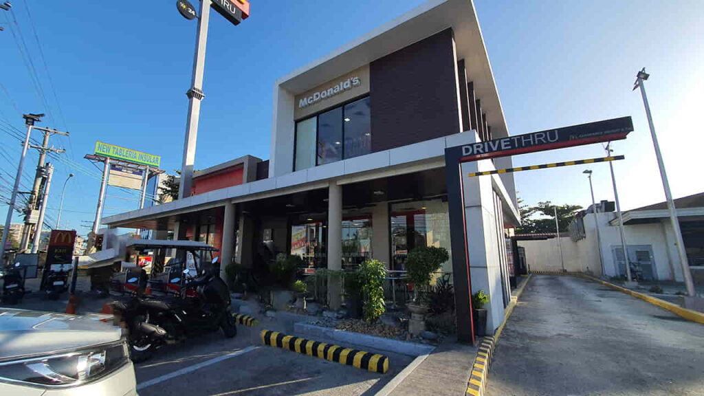 picture of mcdonald's motorway tarlac, restaurant in tarlac