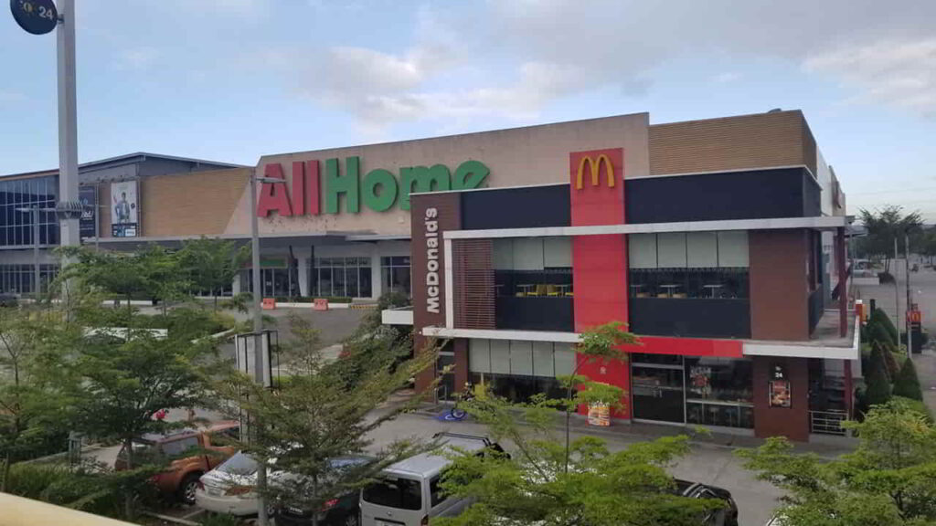 picture of mcdonald's vista mall sta. rosa, restaurant in vista mall sta rosa