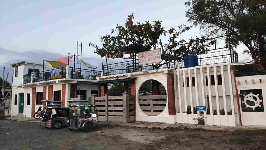 picture of puerto de san isidro, seafood restaurant in la union