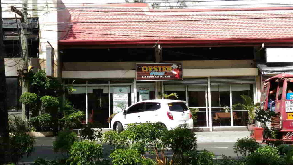 picture of the oyster house, seafood restaurant in iloilo