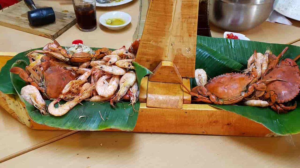 picture of unli crab and prawns by chef roel cruz - le rouelle croix, seafood restaurant in bulacan