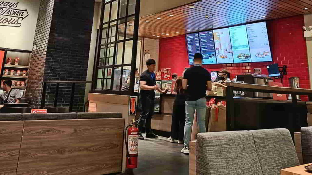 tim hortons, restaurant in venice mckinley