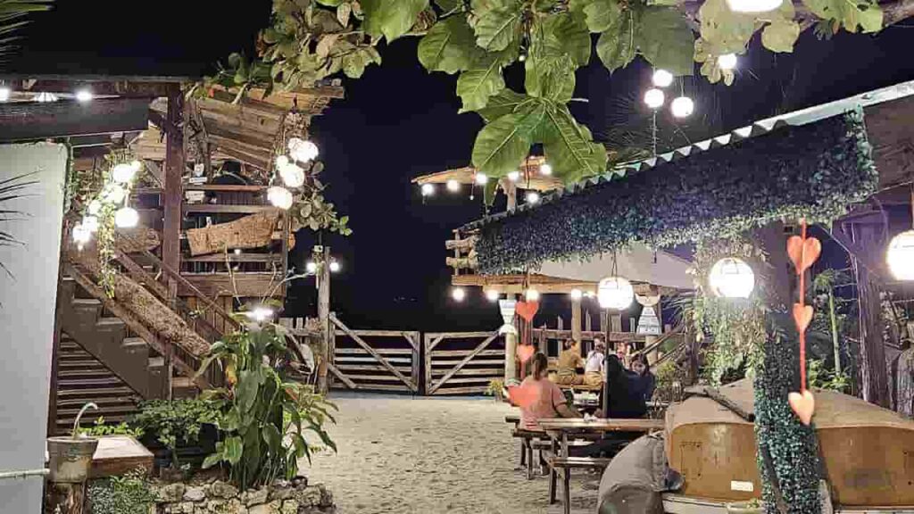 picture of castaway seafood and grill, seafood restaurant in san fernando la union