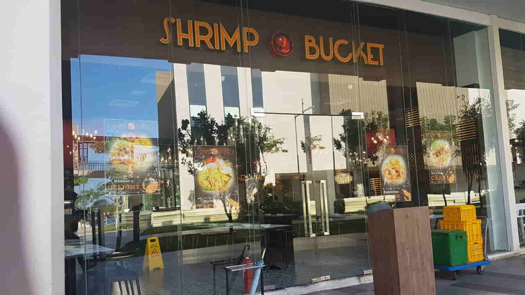 picture of shrimp bucket nuvali, seafood restaurant in nuvali